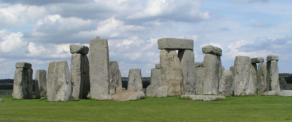 stonehenge-4-1004x420