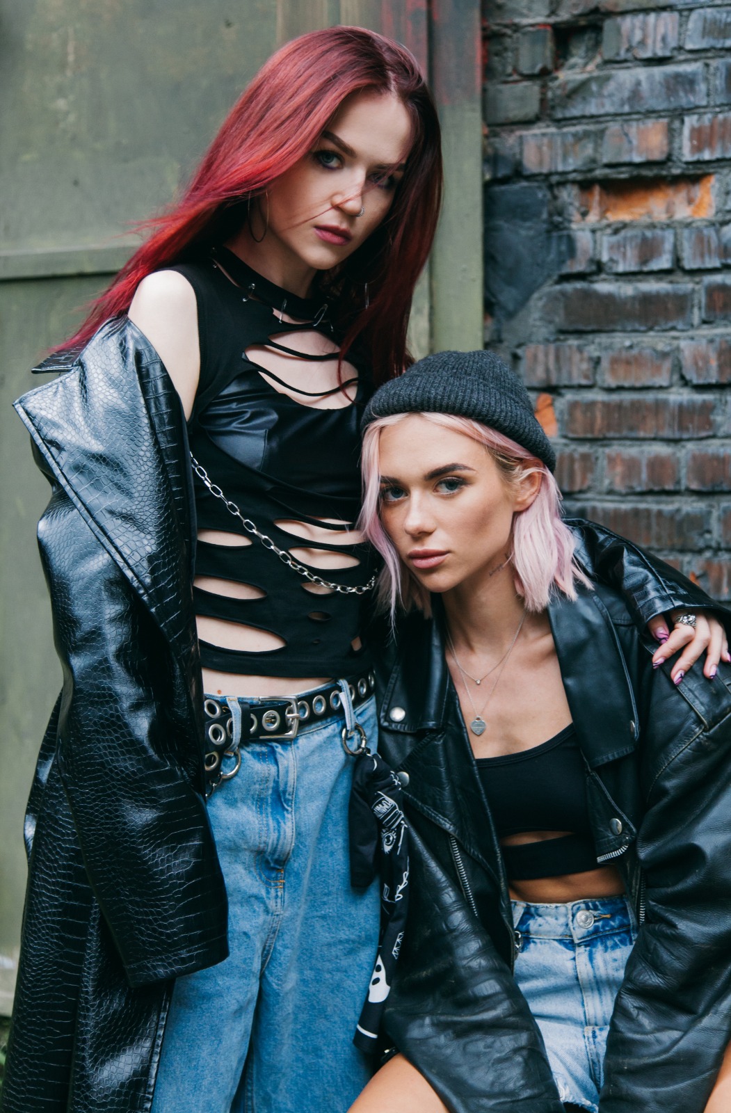 группа кис кис 2020. группа кис кис 2022. девушки кис кис. панк рок группа кис кис. группа кис-кис.