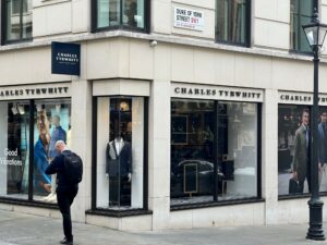 Британская сеть мужской модной одежды Charles Tyrwhitt впервые открывает филиалы в Израиле